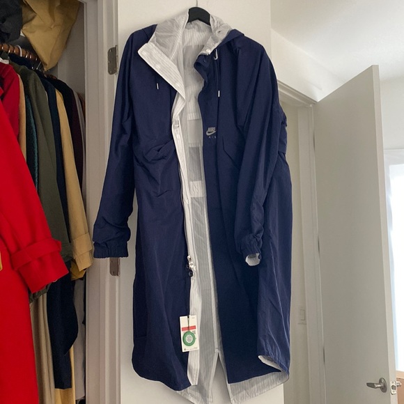 BNWT Nike reversible windbreaker parka size L unisex